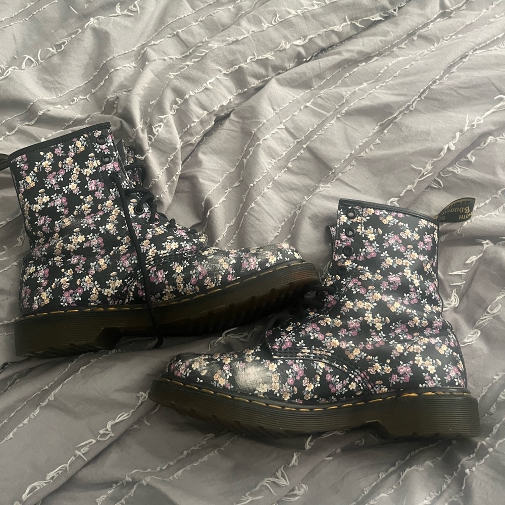 Floral Dr Martens